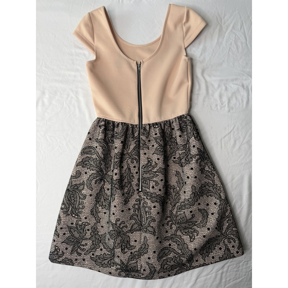 Rue21 Women's Lace Fit & Flare Dress Pink Black Size Small NWT - Picture 2 of 5